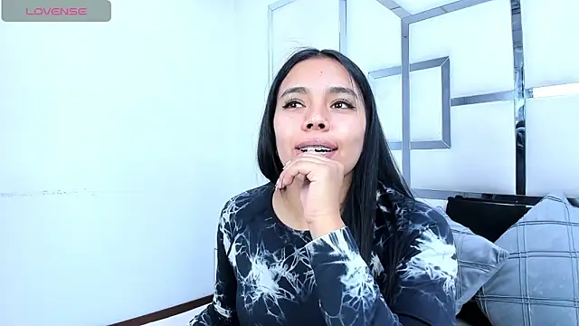 ZoeWan69 online show from February 2026 02:17:02 PM