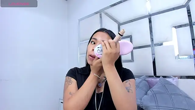 ZoeWan69 online show from March 2026 12:57:02 PM