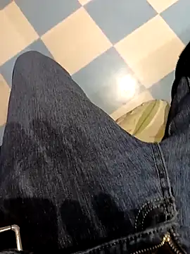 Snapshot of Dam70 chatting on January 2026 09:13:01 PM Dam70 online show from January 2026 09:13:01 PM