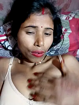 Snapshot of Miss_triha chatting on February 2025 08:00:01 PM Miss triha online show from February 2025 08:00:01 PM