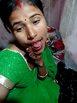 Snapshot of Miss_triha chatting on February 2025 08:18:01 PM Miss triha online show from February 2025 08:18:01 PM