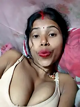 Snapshot of Miss_triha chatting on February 2025 09:38:01 PM Miss triha online show from February 2025 09:38:01 PM