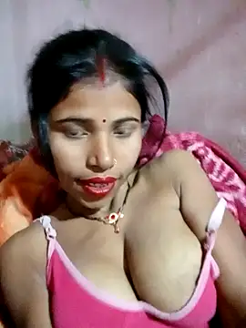 Snapshot of Miss_triha chatting on February 2025 09:37:01 PM Miss triha online show from February 2025 09:37:01 PM