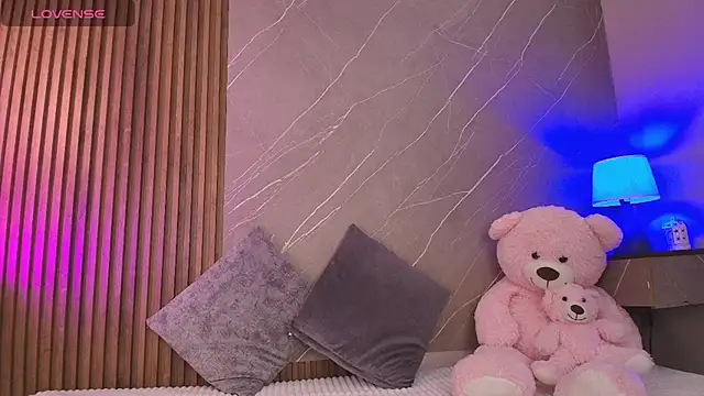 ariana jhonson1 online show from March 2026 12:32:02 PM