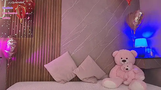 ariana jhonson1 online show from April 2026 12:35:02 PM