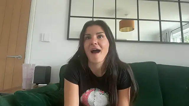 Petitecookie online show from September 2025 10:59:01 AM