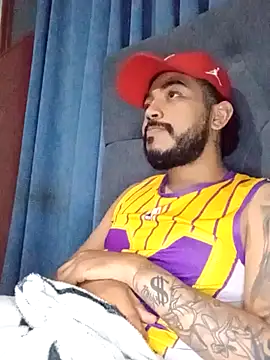 Elgroney23 online show from April 2026 06:29:02 AM