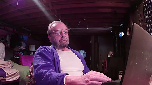 Snapshot of mercuryice chatting on February 2025 02:16:01 PM mercuryice online show from February 2025 02:16:01 PM