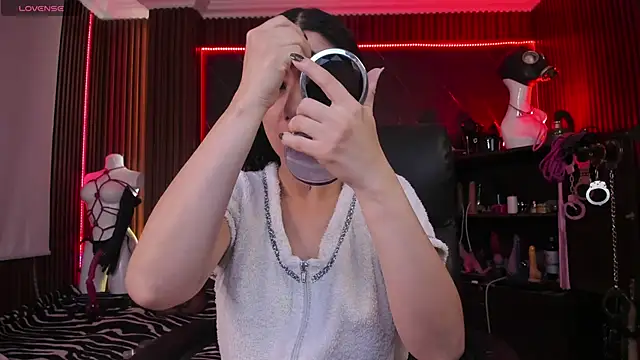 XiaQueen online show from December 2025 11:19:01 AM