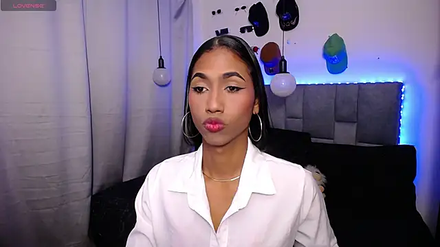 Alissemasiel online show from November 2025 10:34:02 PM