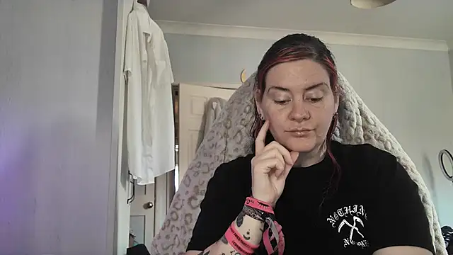 Snapshot of AureliaXOX chatting on March 2026 10:53:02 AM AureliaXOX online show from March 2026 10:53:02 AM