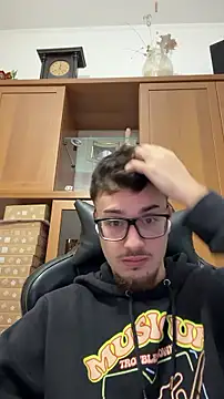 Snapshot of NaplesGuy04 chatting on January 2026 04:00:01 PM NaplesGuy04 online show from January 2026 04:00:01 PM