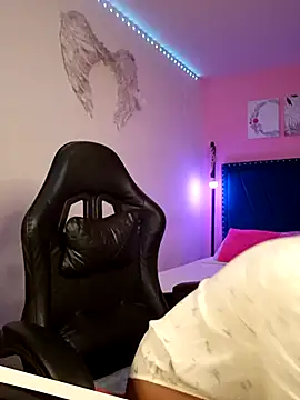 SallyWhitee online show from May 2026 05:38:01 AM