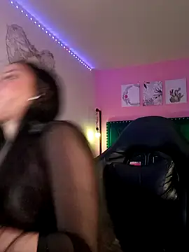 SallyWhitee online show from June 2026 05:32:02 AM