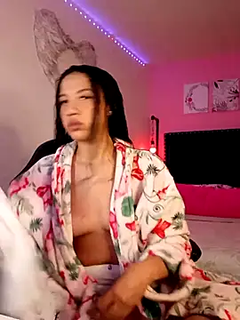SallyWhitee online show from July 2026 05:13:02 AM