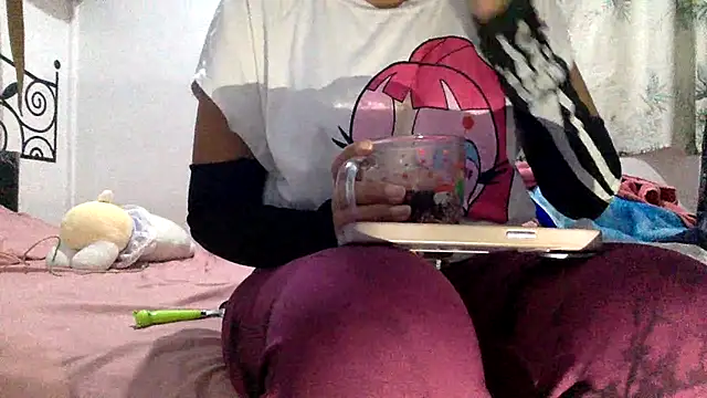 sharonlopez9611 online show from December 2025 04:39:01 AM