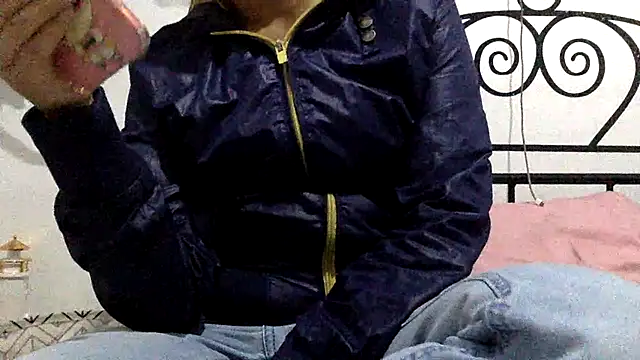 sharonlopez9611 online show from April 2026 02:45:01 AM