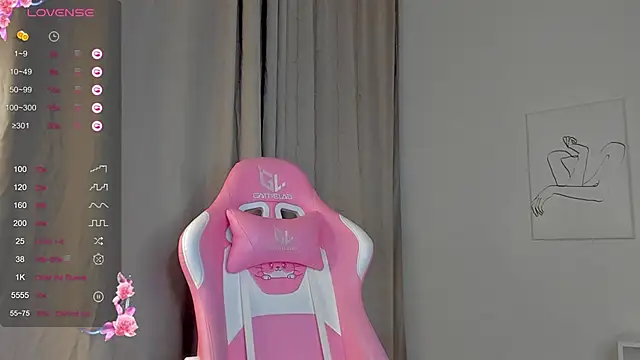 Mimi Webb online show from February 2025 02:35:02 PM