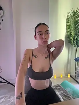 Celine Roxelle online show from November 2025 09:30:02 AM