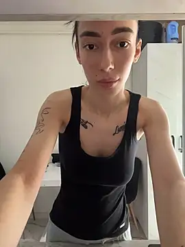 Celine Roxelle online show from April 2026 12:44:02 PM