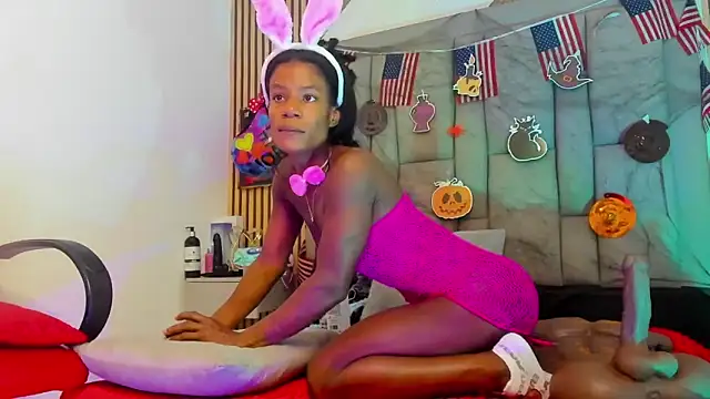 dafnnelewis online show from October 2025 01:44:01 PM