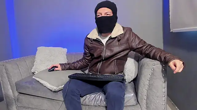 Golden-Boyy online show from March 2025 12:13:01 PM