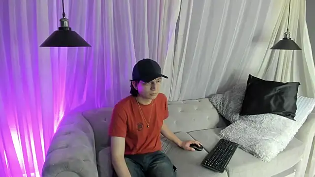 Golden-Boyy online show from March 2025 12:11:02 PM