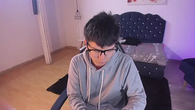 Golden-Boyy online show from September 2025 03:19:02 AM