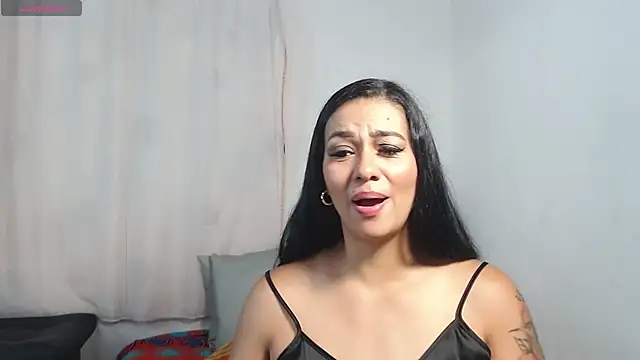 Snapshot of Daphne_Gabor chatting on February 2025 04:58:02 AM Daphne Gabor online show from February 2025 04:58:02 AM