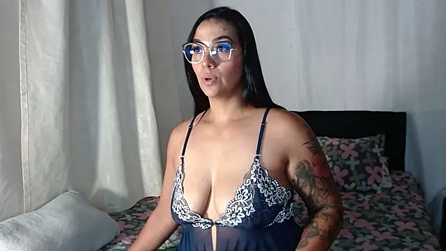 Snapshot of Daphne_Gabor chatting on March 2025 01:16:01 AM Daphne Gabor online show from March 2025 01:16:01 AM