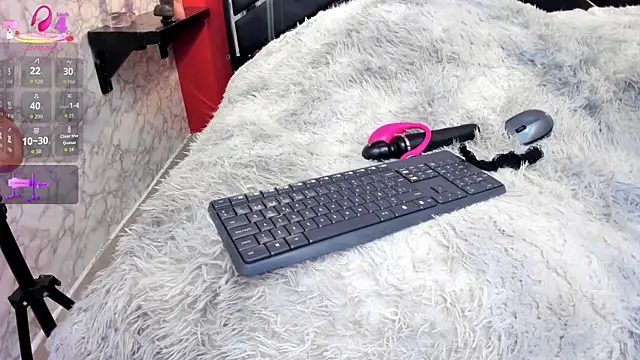 IVISBOUNCYASS online show from April 2026 12:19:02 PM