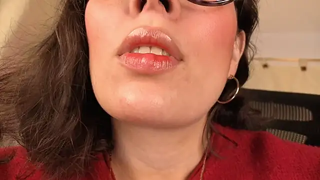 sophia dumont online show from April 2026 12:43:02 AM