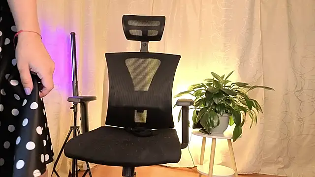 sophia dumont online show from April 2026 09:59:01 AM