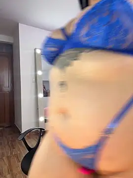 Madissonlove 1 online show from October 2025 06:41:02 PM