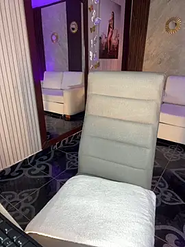 Madissonlove 1 online show from April 2026 09:15:02 PM