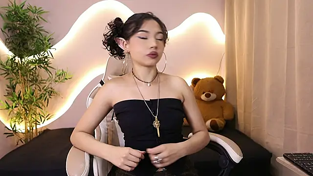 xamixa  online show from September 2025 12:32:02 PM