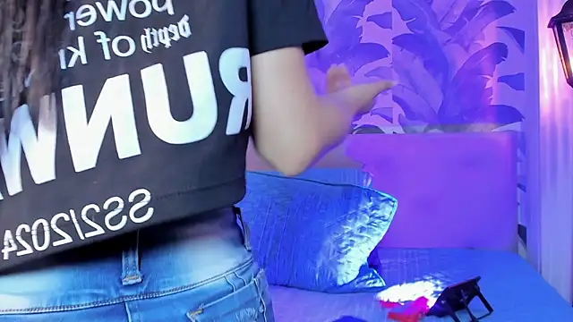 Sami Evanns online show from November 2025 02:28:01 AM