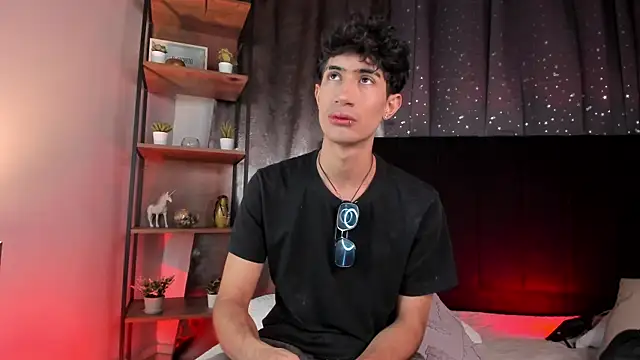 NovaaWheler online show from November 2025 07:41:02 PM