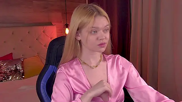 AdeleCartier online show from February 2025 02:18:01 AM