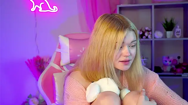 AdeleCartier online show from March 2025 05:39:01 AM