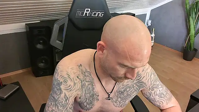 Snapshot of Fit_Firefigther chatting on November 2025 09:10:01 AM Fit Firefigther online show from November 2025 09:10:01 AM