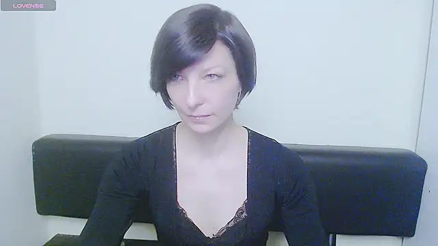 Snapshot of _AngeliaFlow_ chatting on February 2025 08:01:01 AM AngeliaFlow online show from February 2025 08:01:01 AM