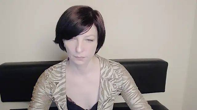 Snapshot of _AngeliaFlow_ chatting on February 2025 07:15:01 AM AngeliaFlow online show from February 2025 07:15:01 AM