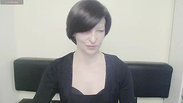Snapshot of _AngeliaFlow_ chatting on February 2025 12:43:02 PM AngeliaFlow online show from February 2025 12:43:02 PM
