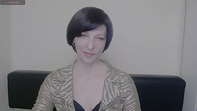 Snapshot of _AngeliaFlow_ chatting on February 2025 10:49:02 AM AngeliaFlow online show from February 2025 10:49:02 AM