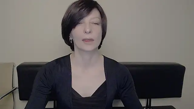 Snapshot of _AngeliaFlow_ chatting on February 2025 07:12:02 AM AngeliaFlow online show from February 2025 07:12:02 AM