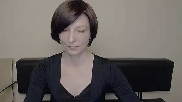 Snapshot of _AngeliaFlow_ chatting on February 2025 10:18:01 AM AngeliaFlow online show from February 2025 10:18:01 AM
