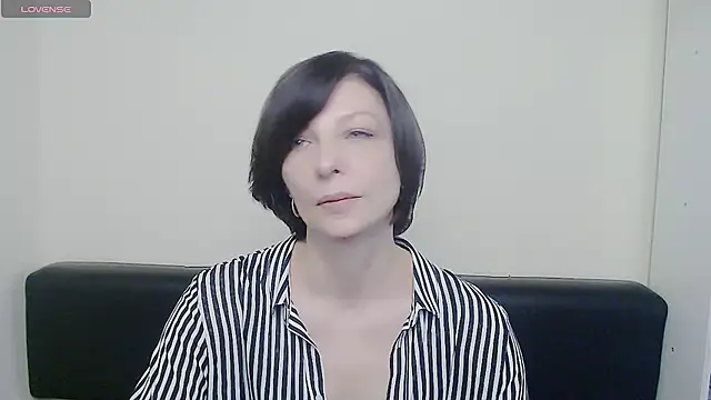 Snapshot of _AngeliaFlow_ chatting on February 2025 07:33:02 AM AngeliaFlow online show from February 2025 07:33:02 AM