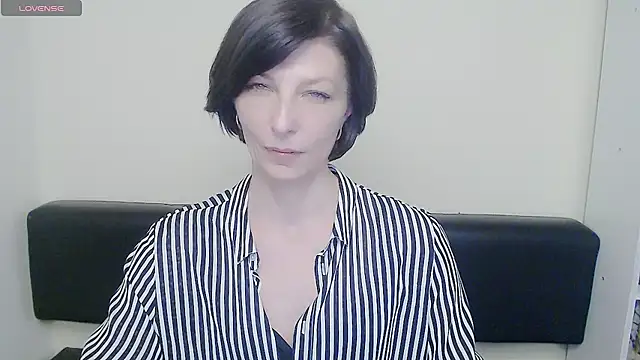 Snapshot of _AngeliaFlow_ chatting on February 2025 10:48:01 AM AngeliaFlow online show from February 2025 10:48:01 AM