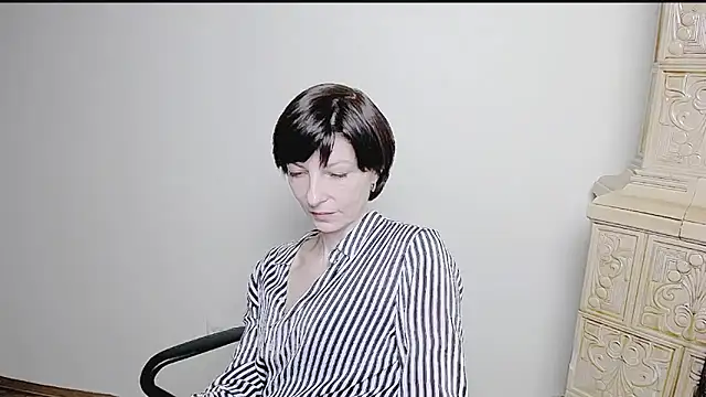 Snapshot of _AngeliaFlow_ chatting on March 2025 12:57:02 PM AngeliaFlow online show from March 2025 12:57:02 PM